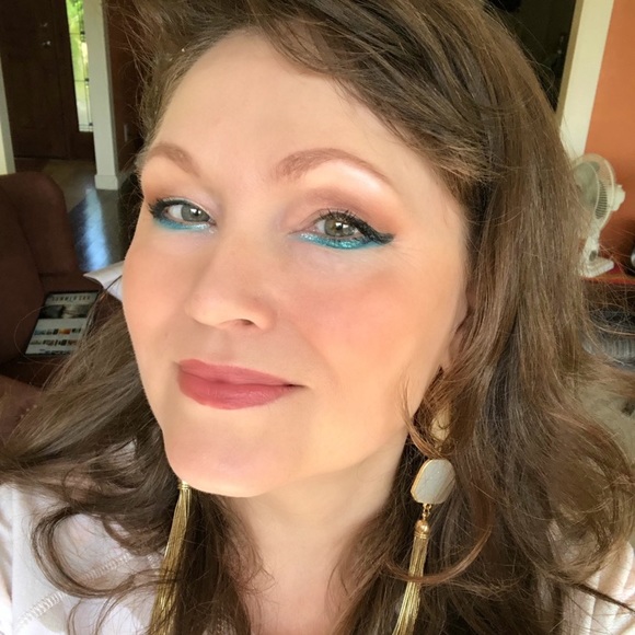 Meet your Posher, Emiliya - Picture 2 of 5